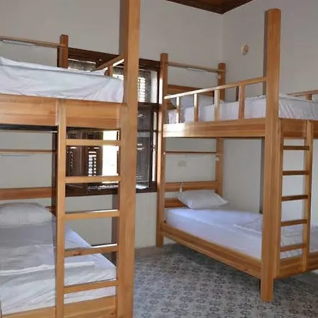 Hostel Fi *